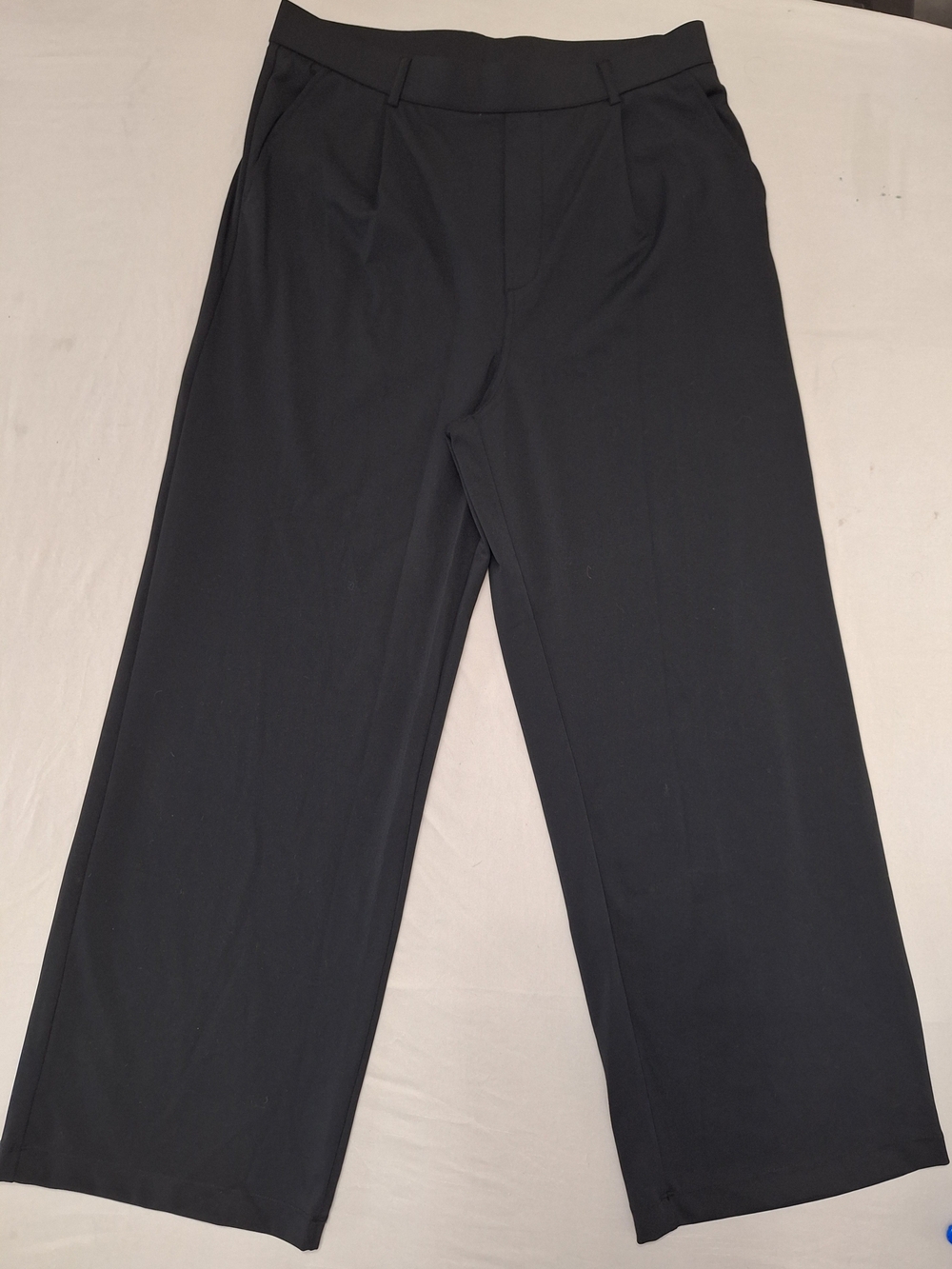 HALARA Women's Wide-Leg Dress Pants in Black